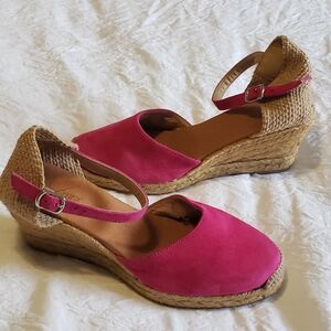 AZURA  FUCHSIA SUEDE PLATFORMS ......SIZE 8.5